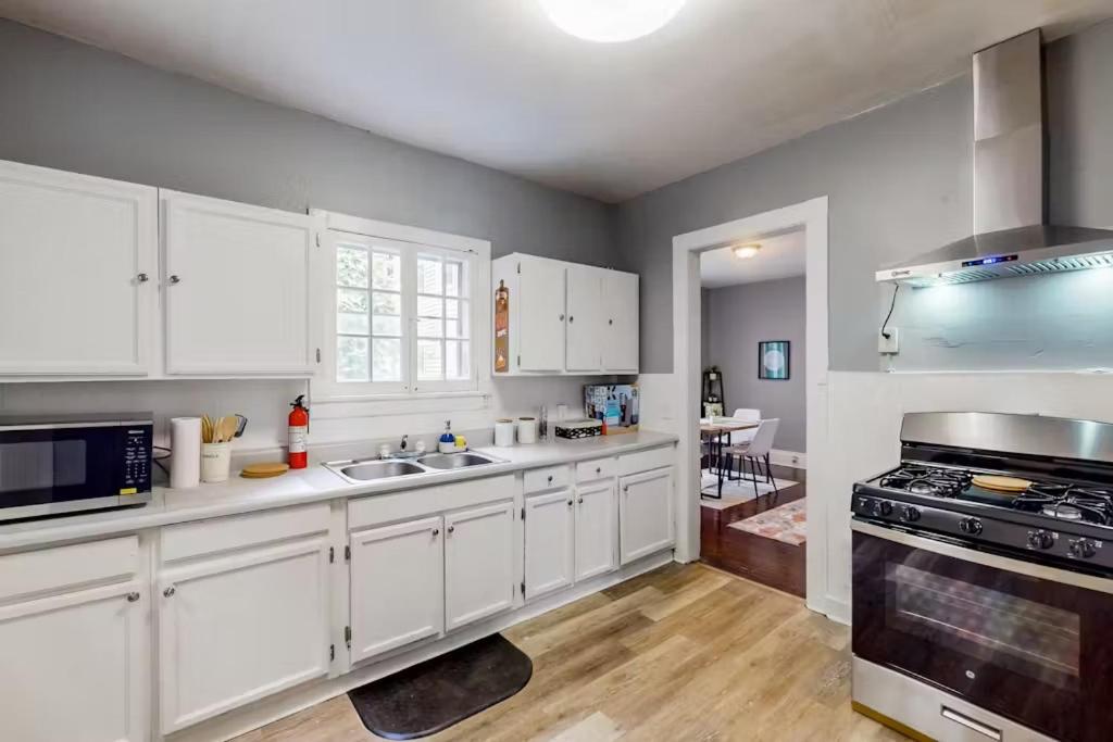 Champlain Gem - 4 BR House view 5