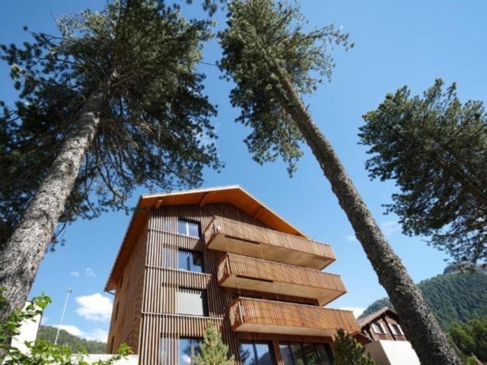 Alpine Lodge 6-Bett-Wohnung mit Galerie Chesa al Parc