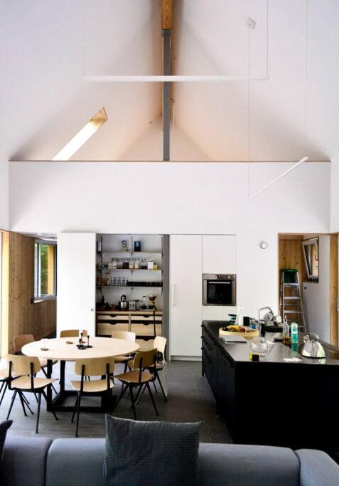 Modern Mountain Retreat view 4