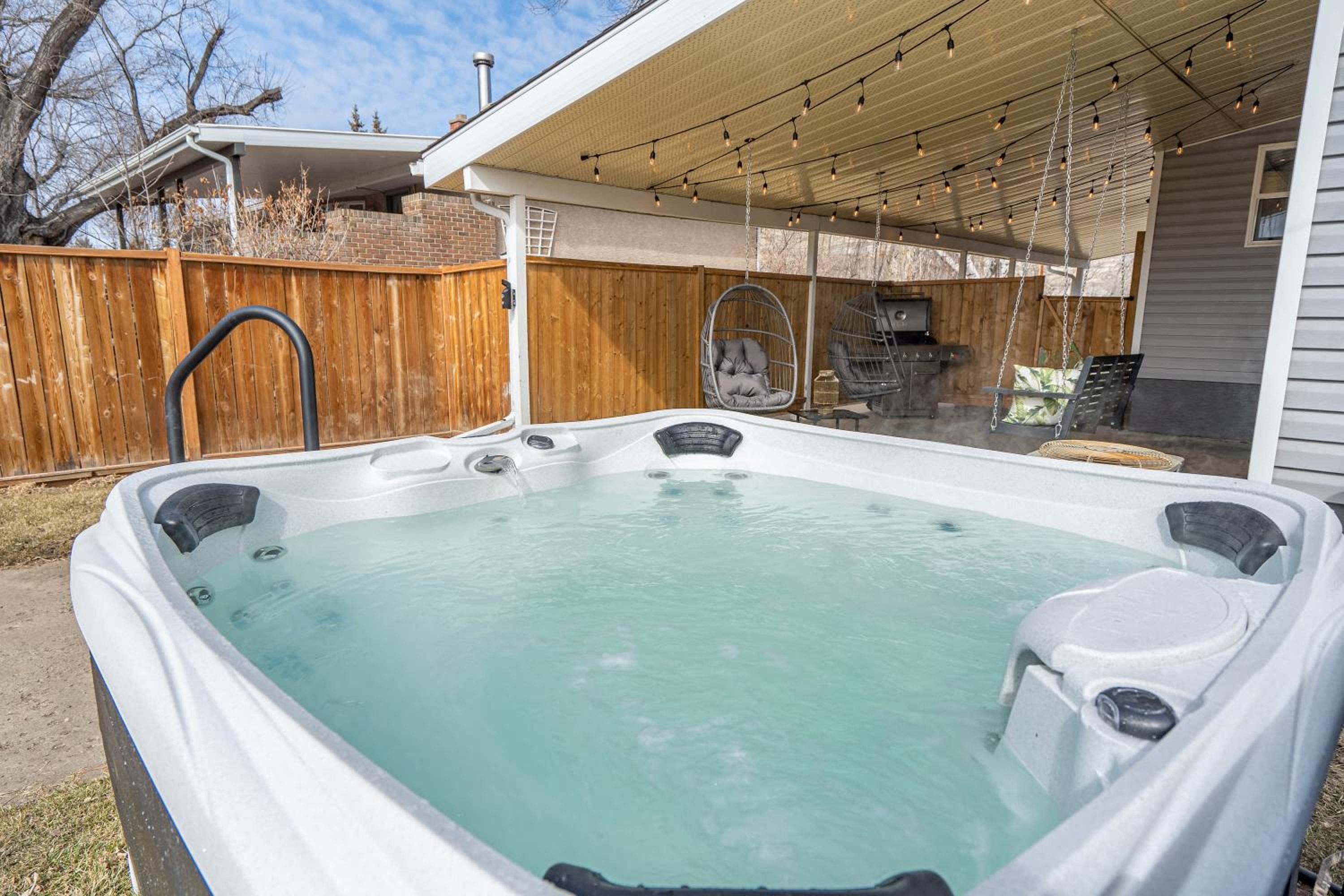 Timber Valley I HotTub I PingPong I Sleep 14 I BBQ