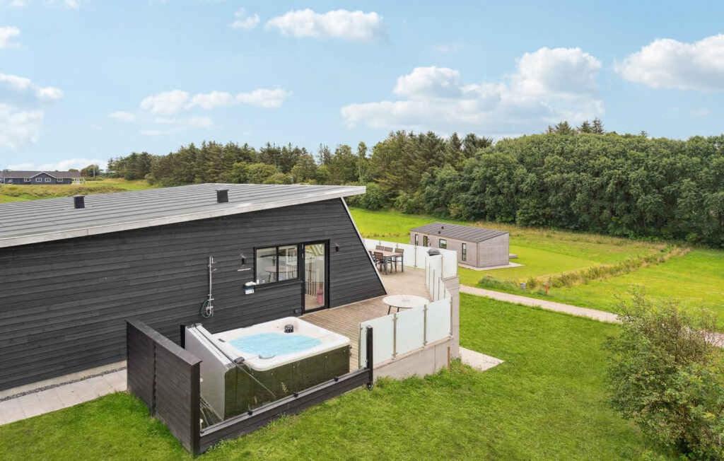 Lovely Holiday Home By Hostrup Beach
