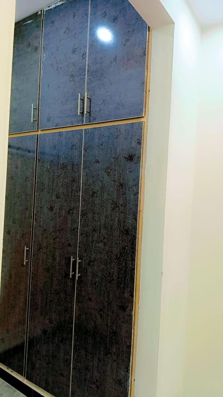 Best Guest house private room for family near islamabad airport and M1 M2 moterway very cheap price view 4
