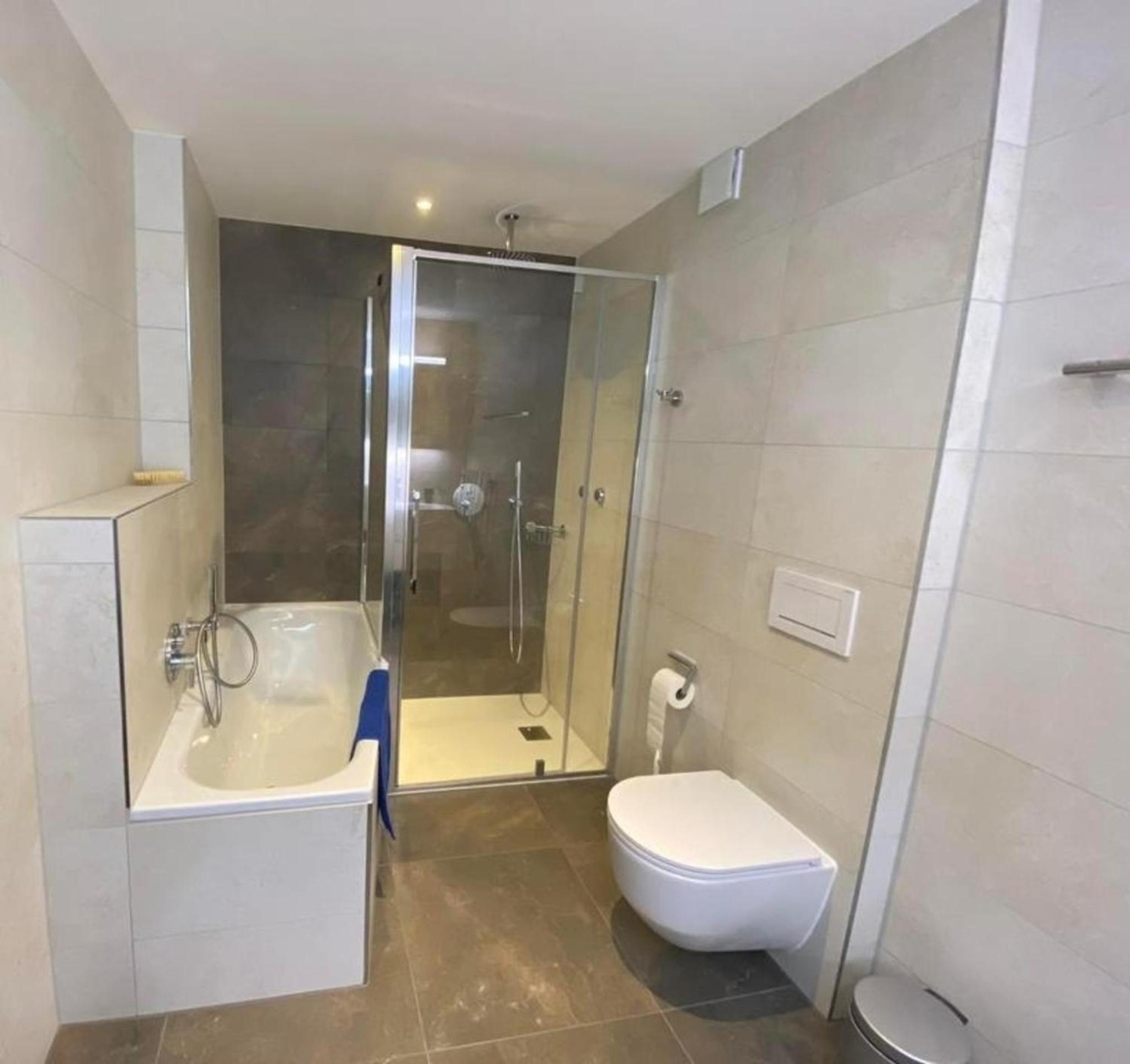 Appartementhaus Onyx - zentrale, ruhige Lage - neu renoviert - mit Hallenbad - 600 Schritte vom Bahnhof