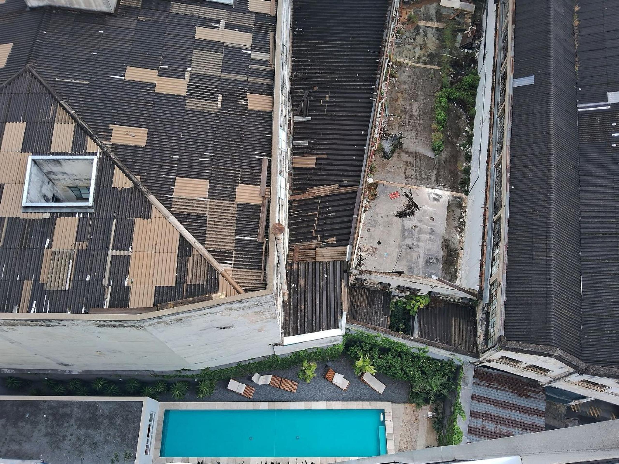 Host You - Estaçao da Luz