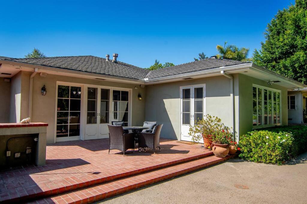 Spacious 6-Bedroom Holmby Hills Home with Pool, Game Room, and Near UCLA