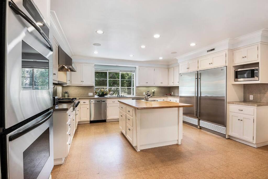 Spacious 6-Bedroom Holmby Hills Home with Pool, Game Room, and Near UCLA