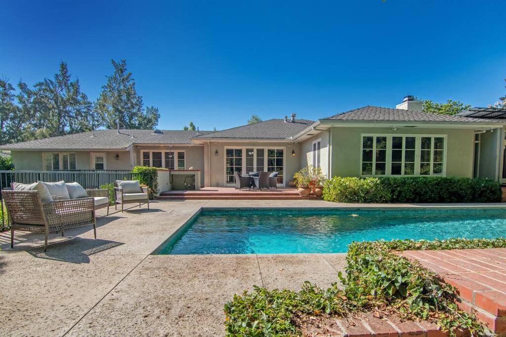 Spacious 6-Bedroom Holmby Hills Home with Pool, Game Room, and Near UCLA
