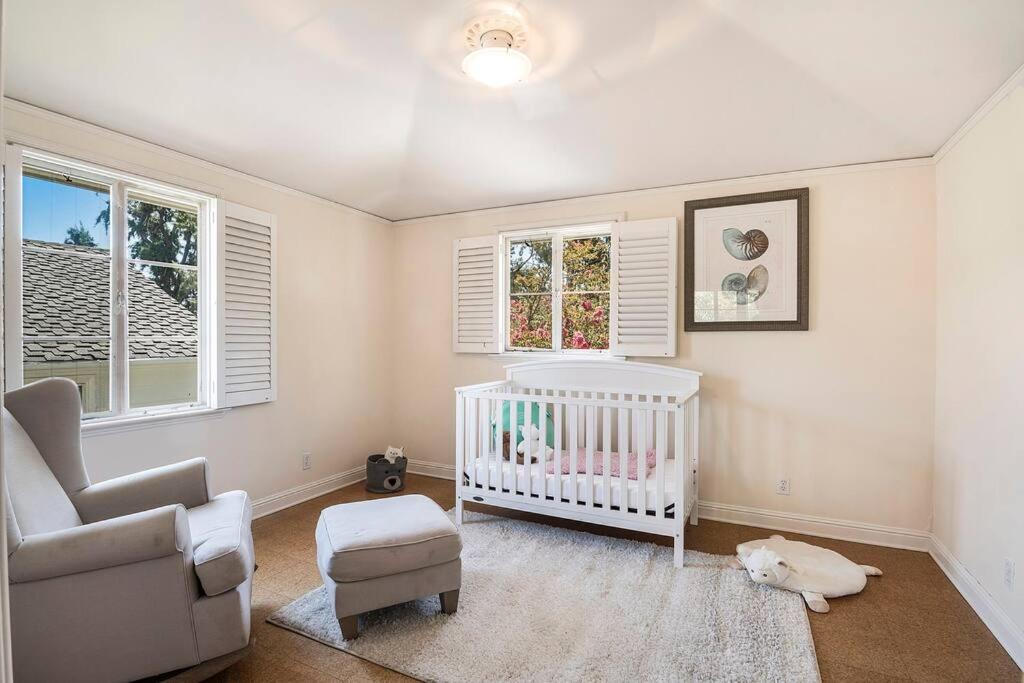 Spacious 6-Bedroom Holmby Hills Home with Pool, Game Room, and Near UCLA