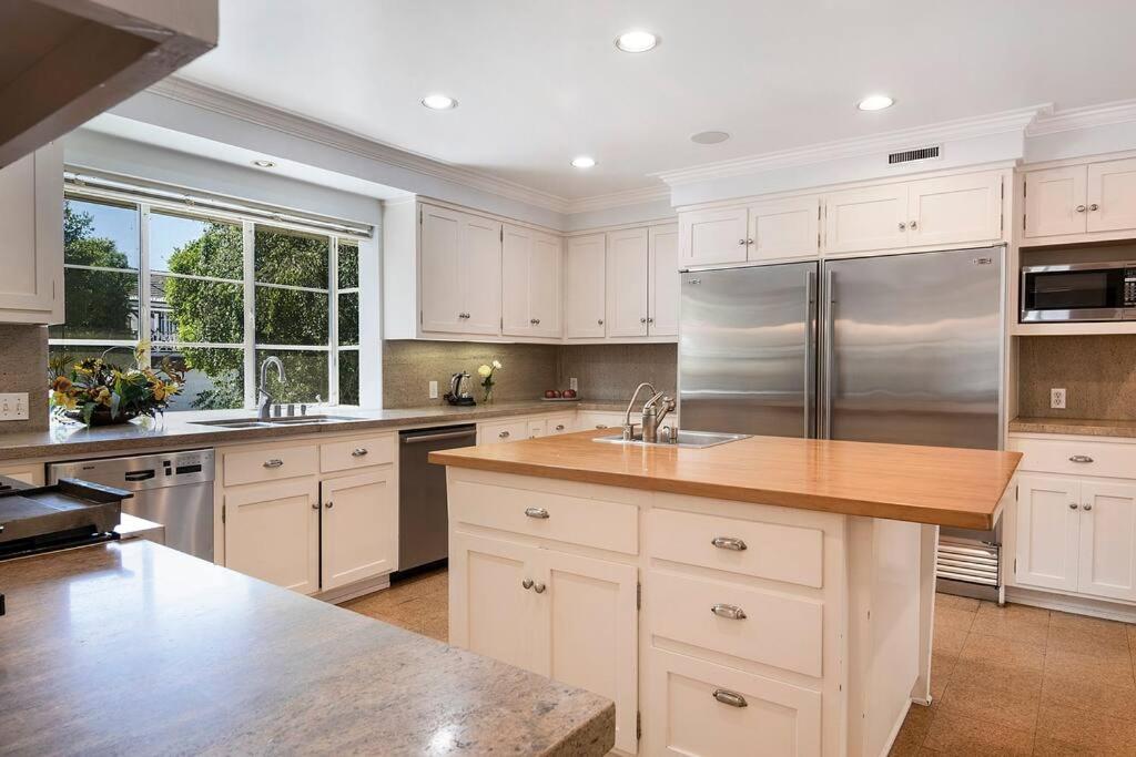 Spacious 6-Bedroom Holmby Hills Home with Pool, Game Room, and Near UCLA