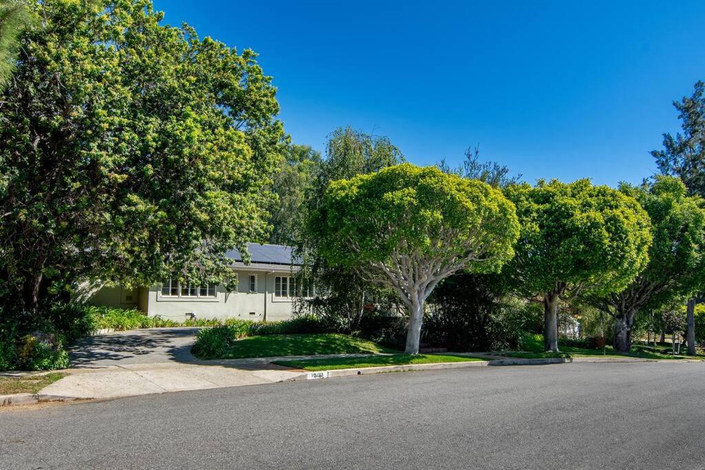 Spacious 6-Bedroom Holmby Hills Home with Pool, Game Room, and Near UCLA