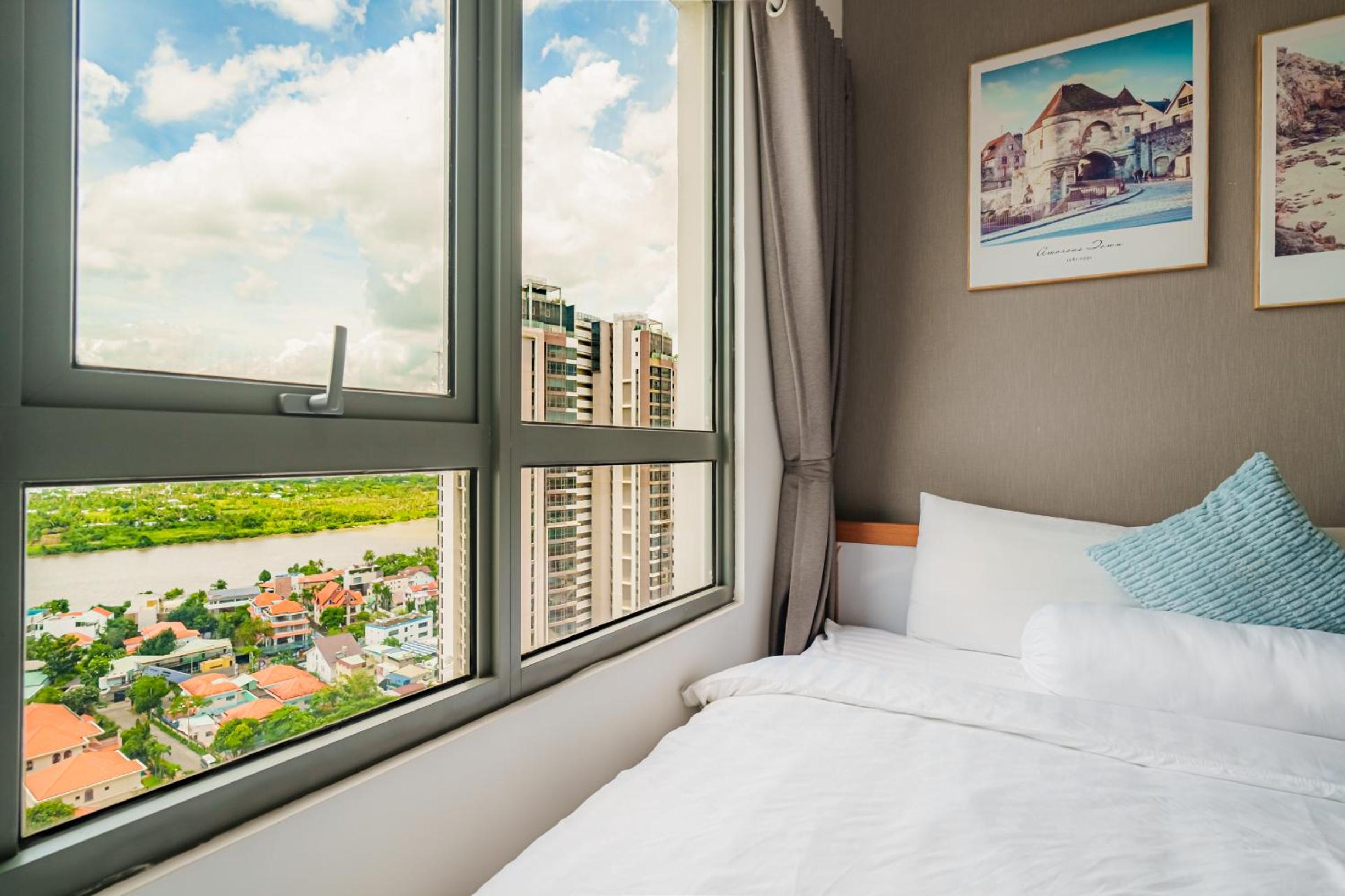 ambiHOME 3BR 2WC in Masteri Thao Dien District 2