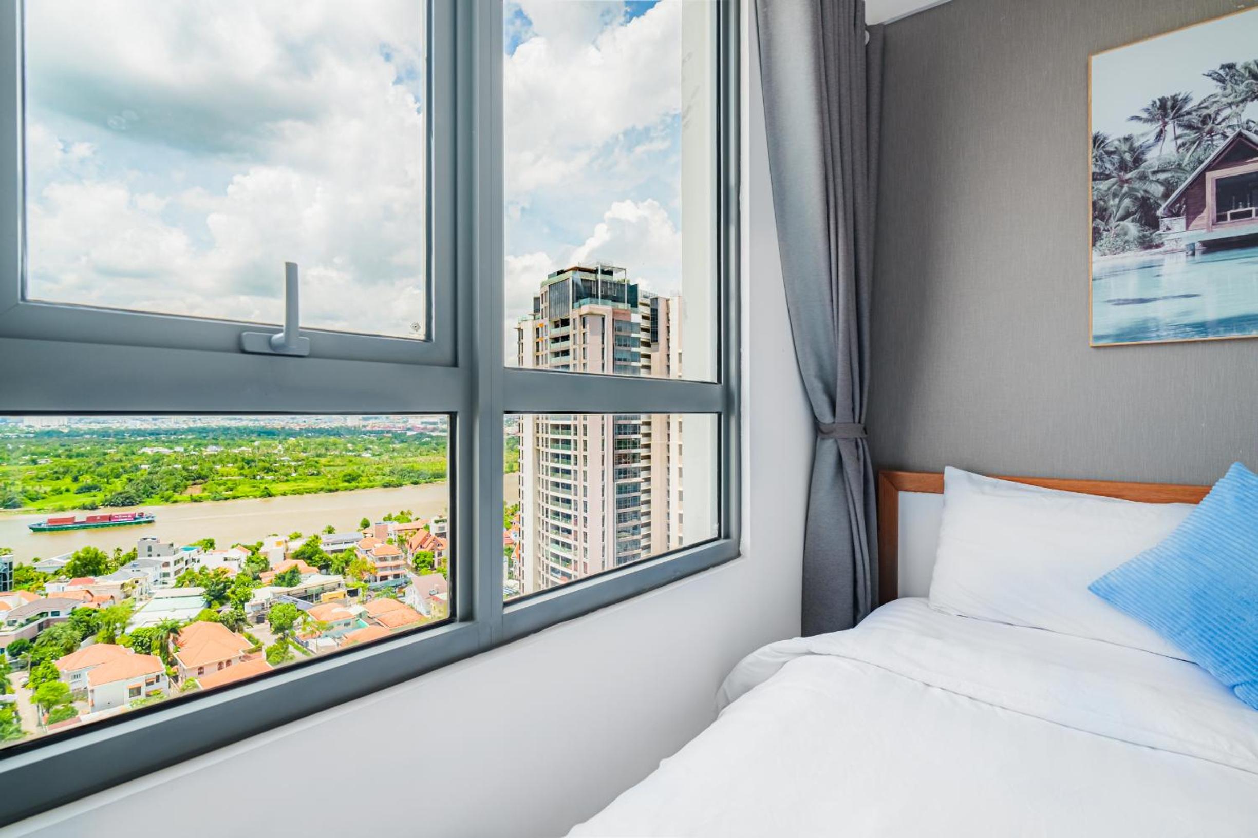 ambiHOME 3BR 2WC in Masteri Thao Dien District 2