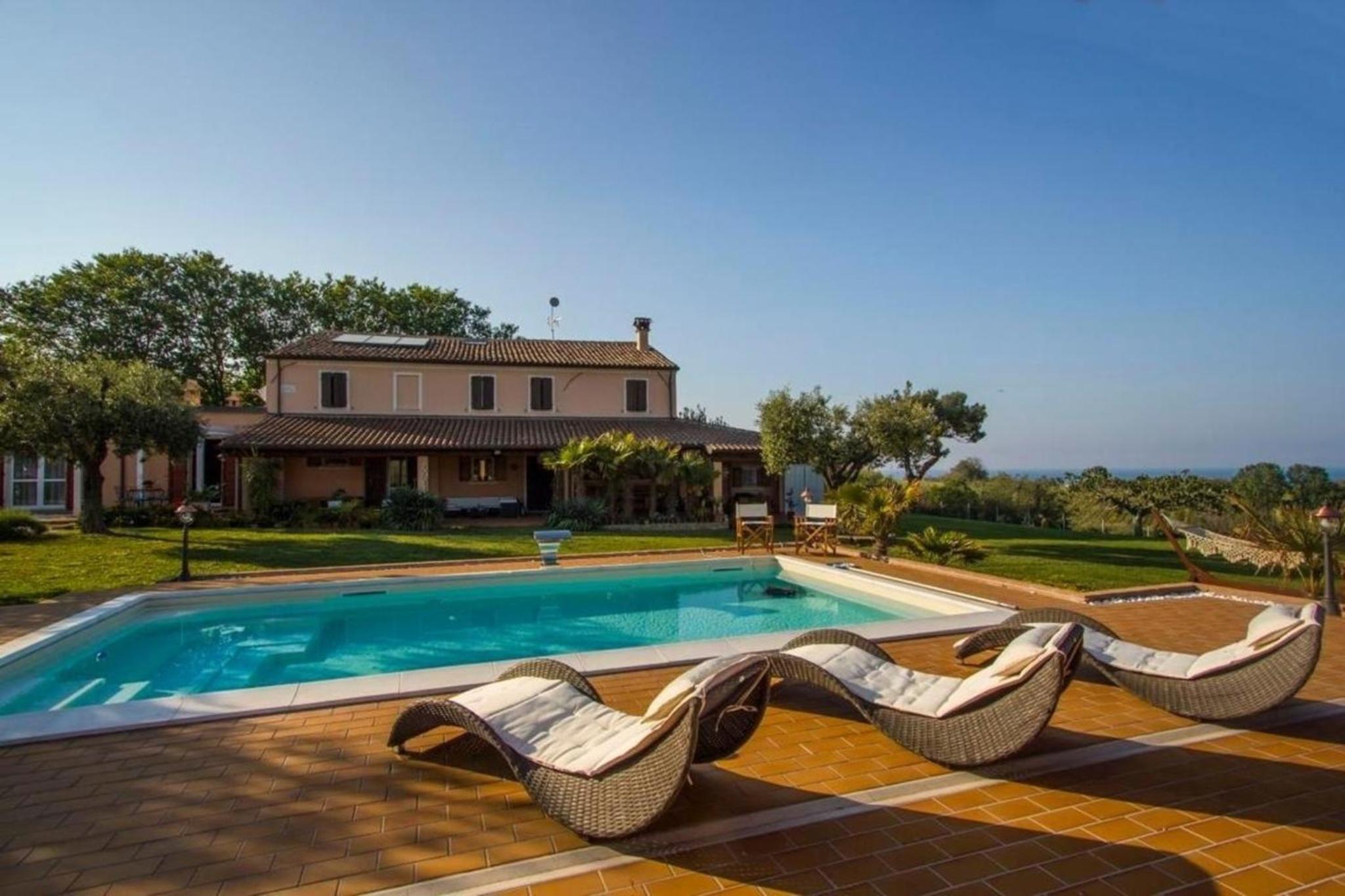 La villa nel prato sul mare view 2