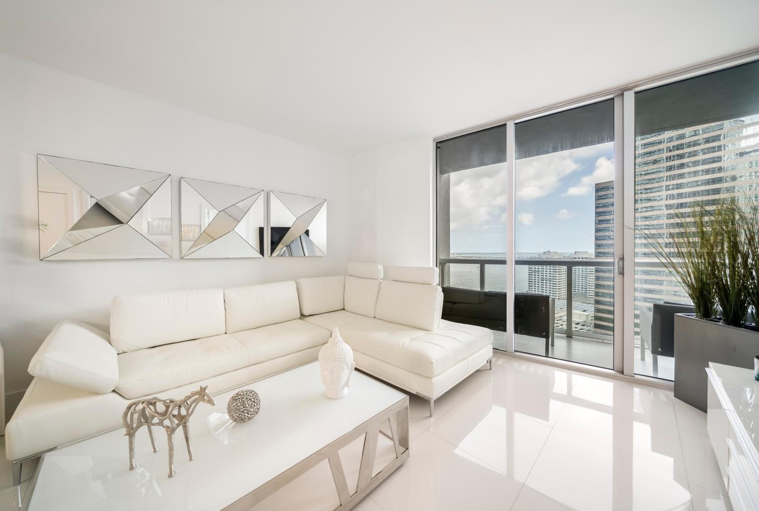Amazing Ocean View! 2BR Condo Icon Brickell photo 3
