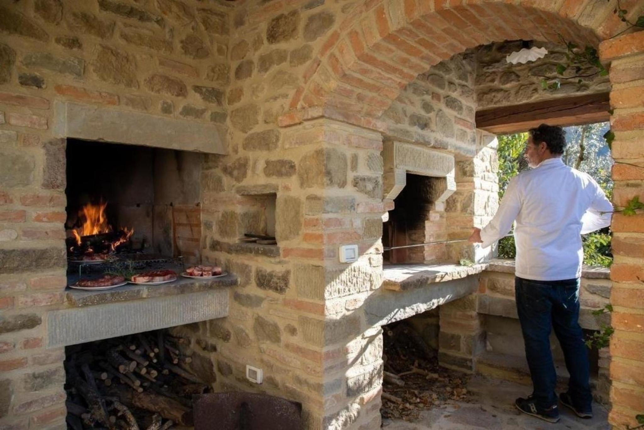 Wohnung in Cortona mit Terrasse, Garten und Grill view 2