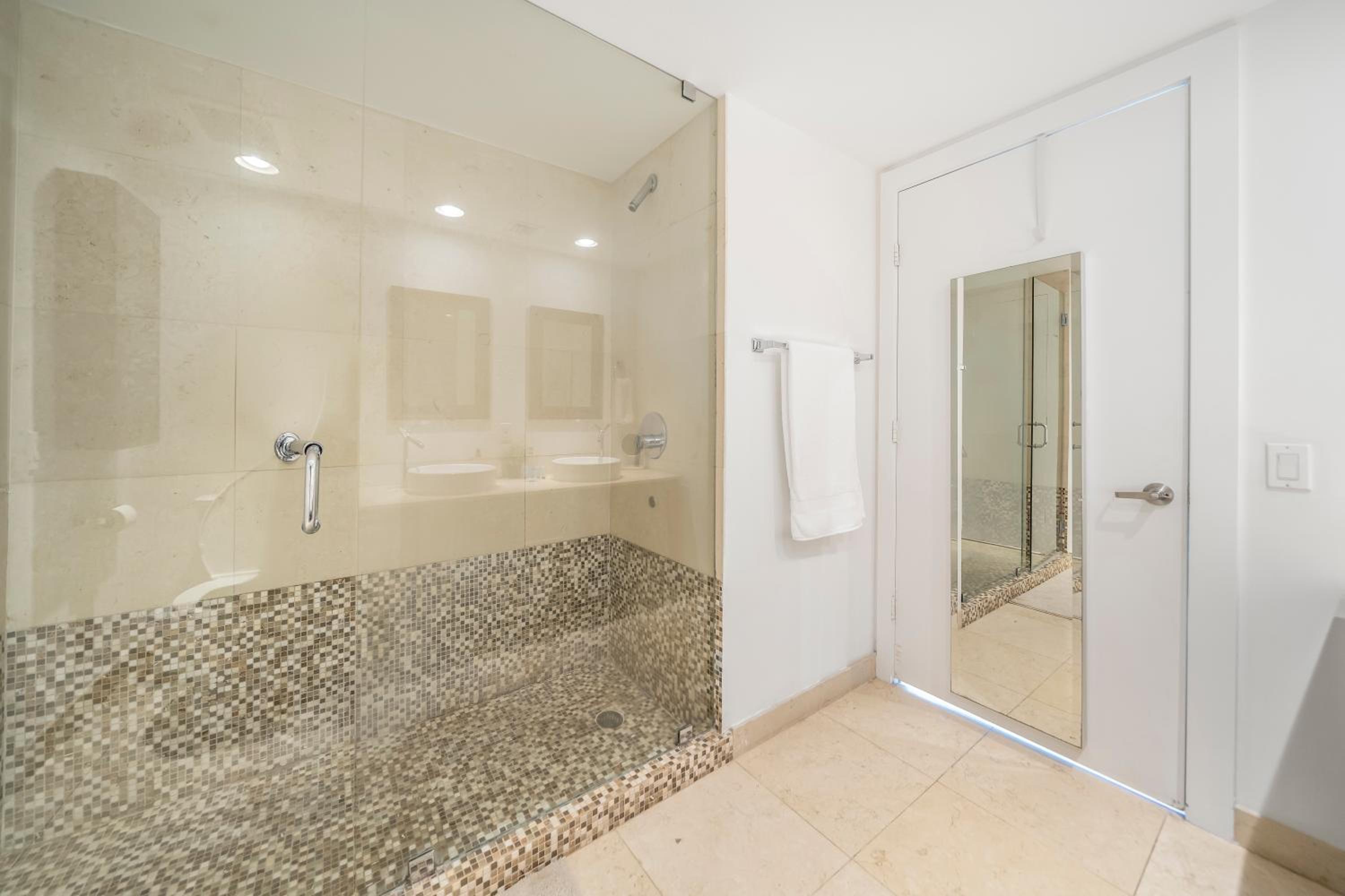 Amazing Ocean View! 2BR Condo Icon Brickell photo 4