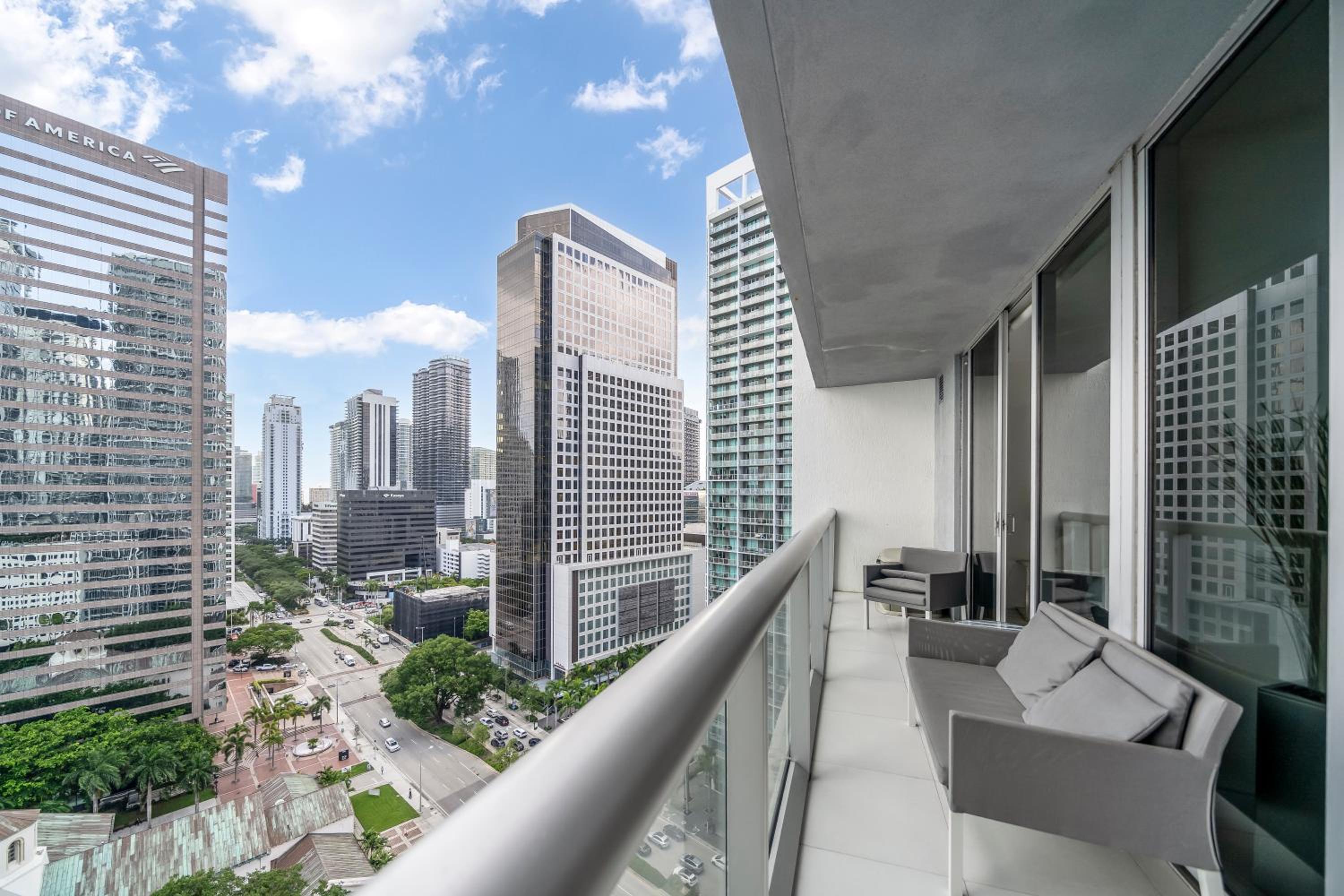 Amazing Ocean View! 2BR Condo Icon Brickell photo 2
