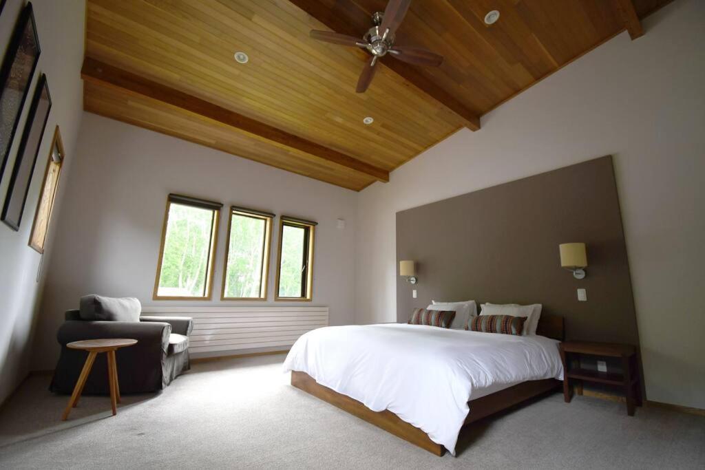 Chalet Tacito Niseko Luxury Stay view 5
