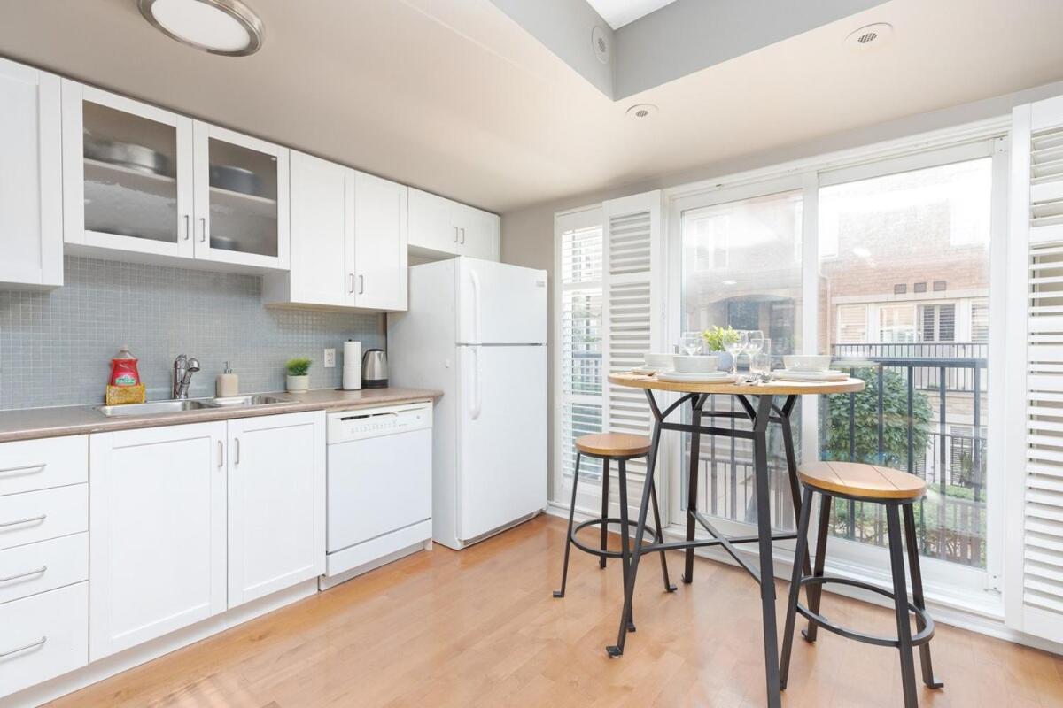 Liberty Village Home 5 mins to Lakeshore!