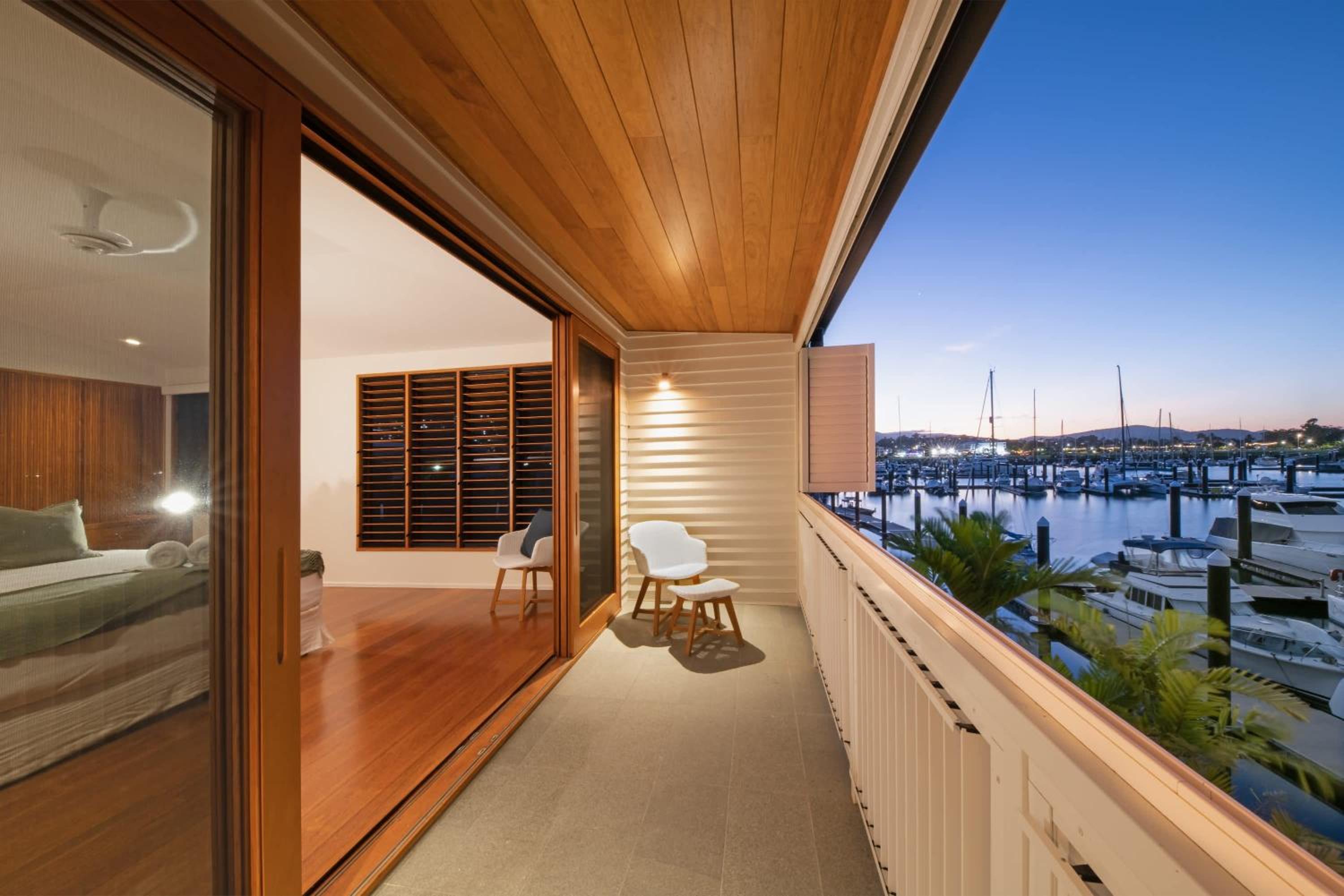 Airlie Beach Marina-Front Luxury at 10 The Cove