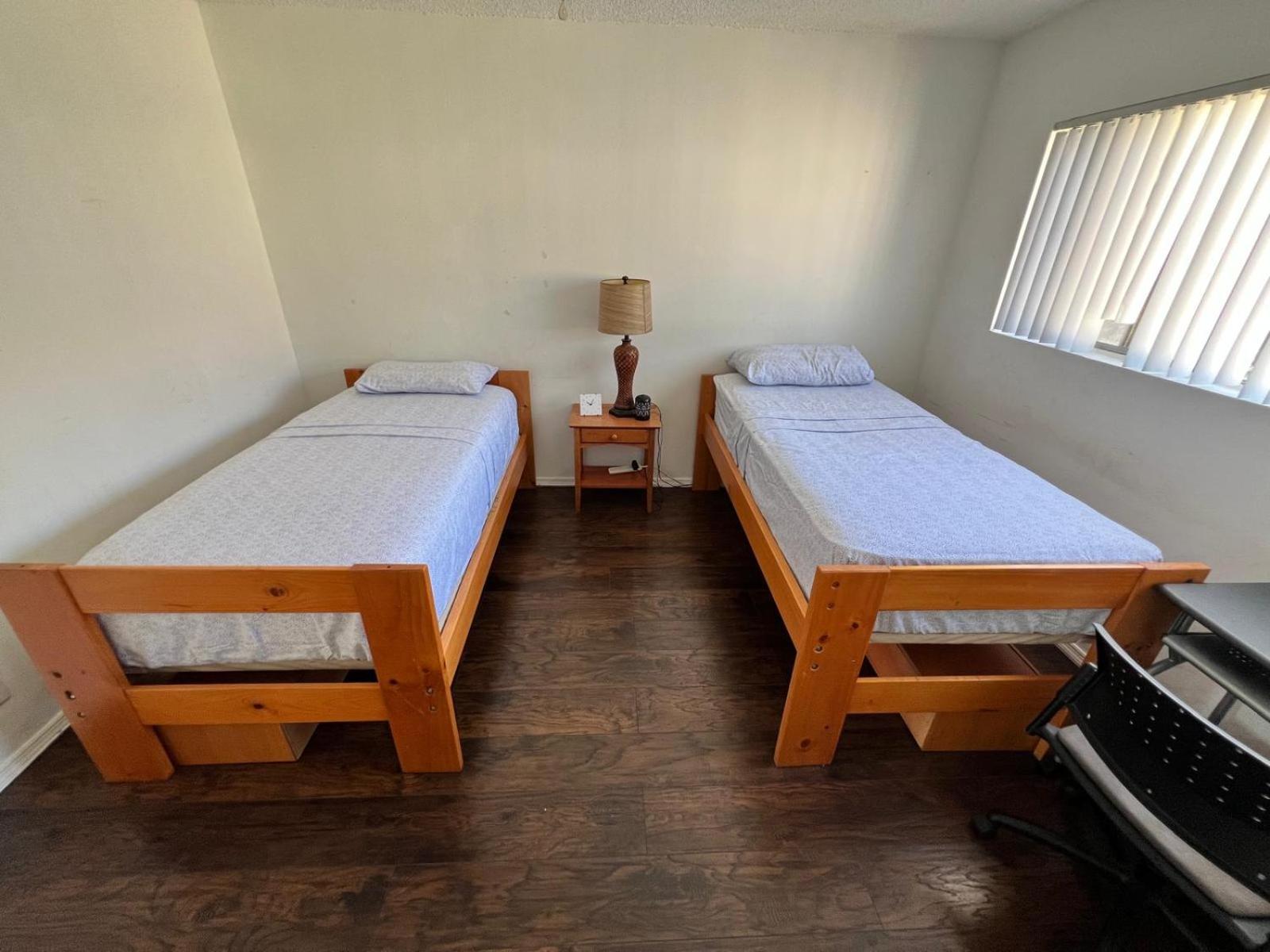Private Room - Cozy Stay Exclusive Walk of Fame Star Experience