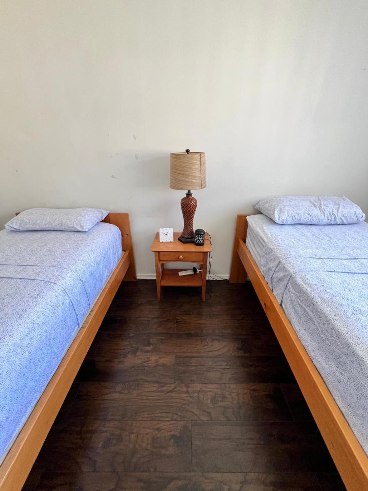 Private Room - Cozy Stay Exclusive Walk of Fame Star Experience