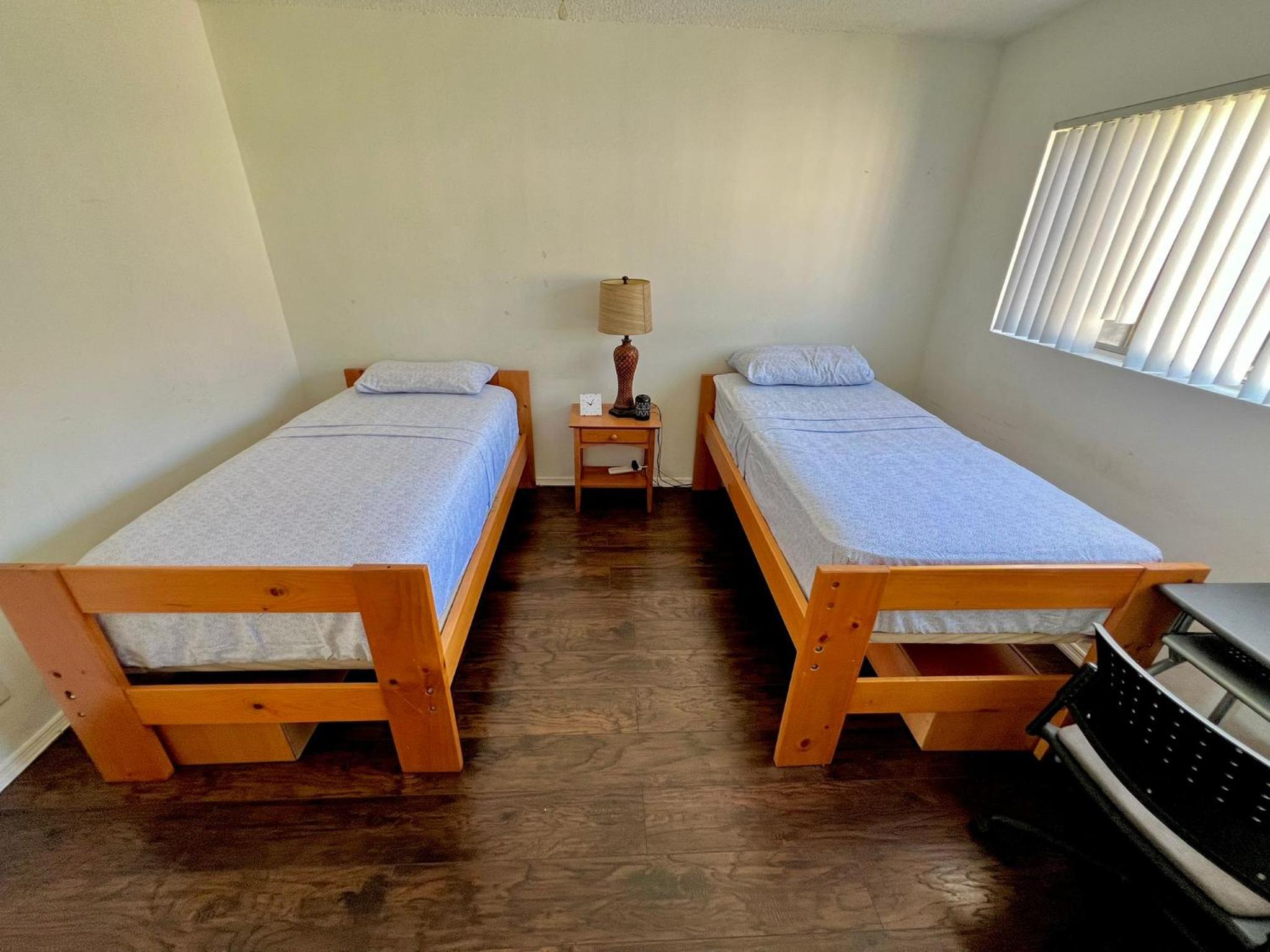 Private Room - Cozy Stay Exclusive Walk of Fame Star Experience