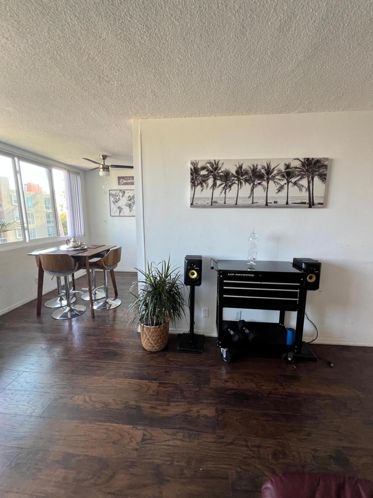 Private Room - Cozy Stay Exclusive Walk of Fame Star Experience