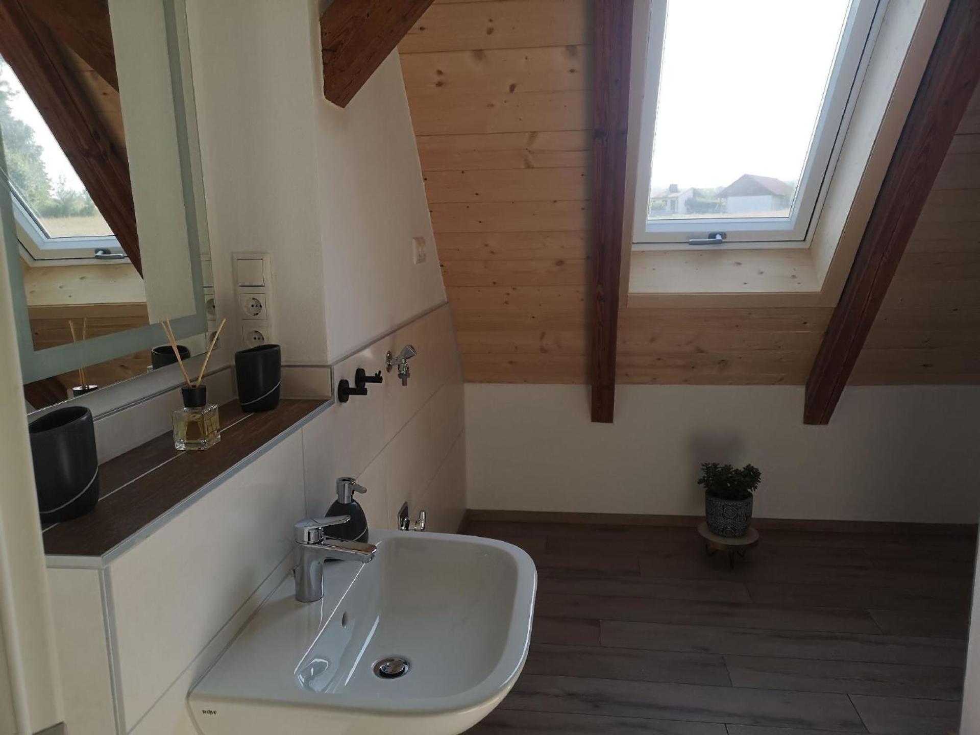Moderne Ferienwohnung Mit Hot Tub Und Fasssauna