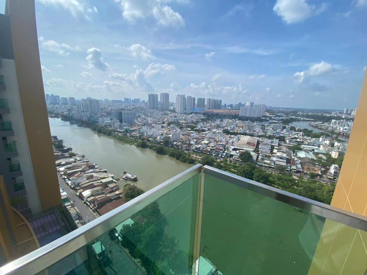 Luxury Delasol Studio- Free Infinity Pool- Near District 1- T-HOUSING
