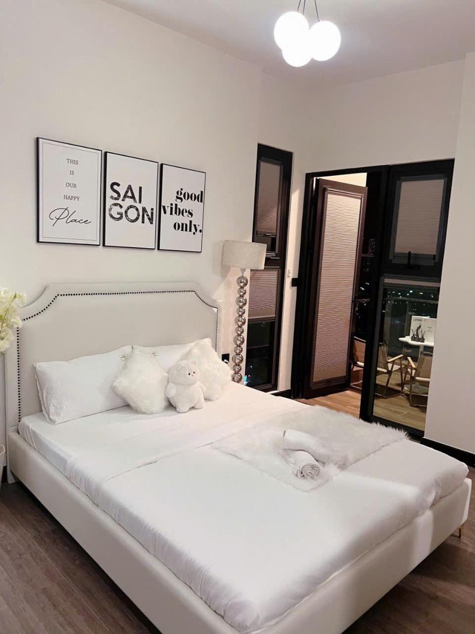 Luxury Delasol Studio- Free Infinity Pool- Near District 1- T-HOUSING