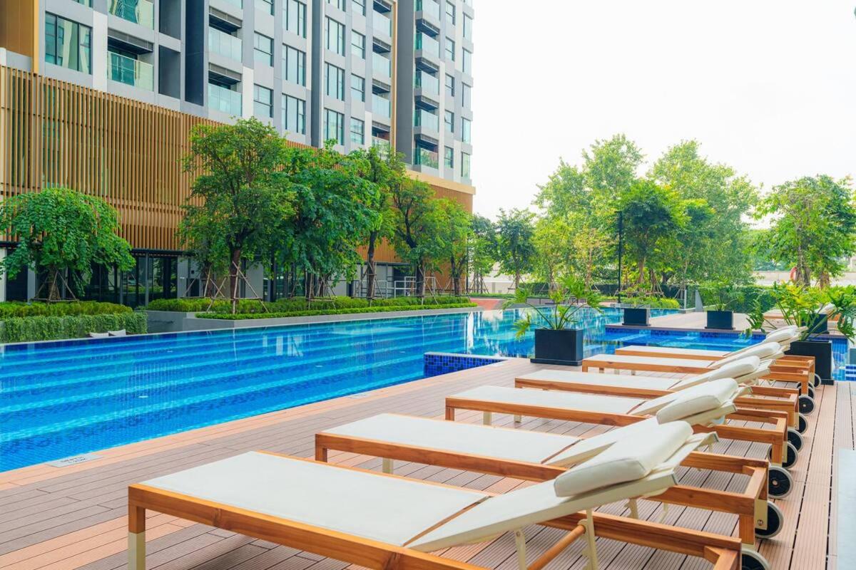 Luxury Delasol Studio- Free Infinity Pool- Near District 1- T-HOUSING