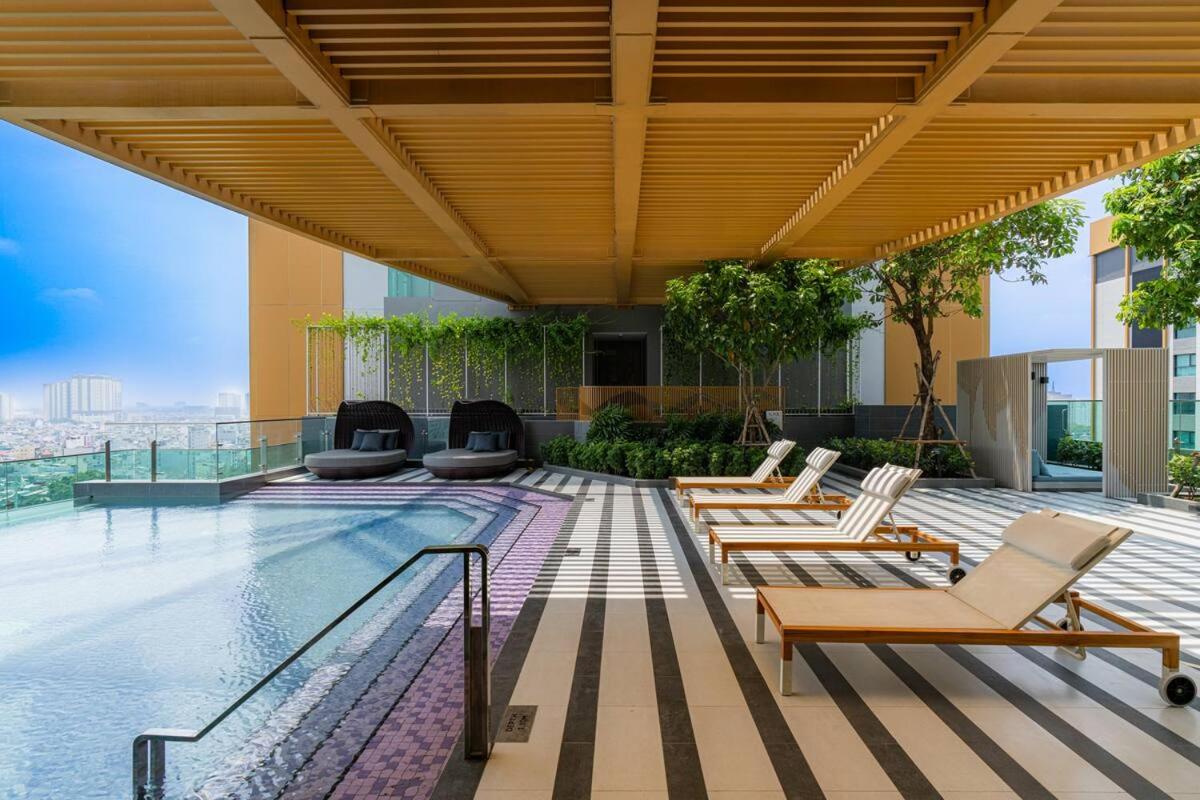 Luxury Delasol Studio- Free Infinity Pool- Near District 1- T-HOUSING