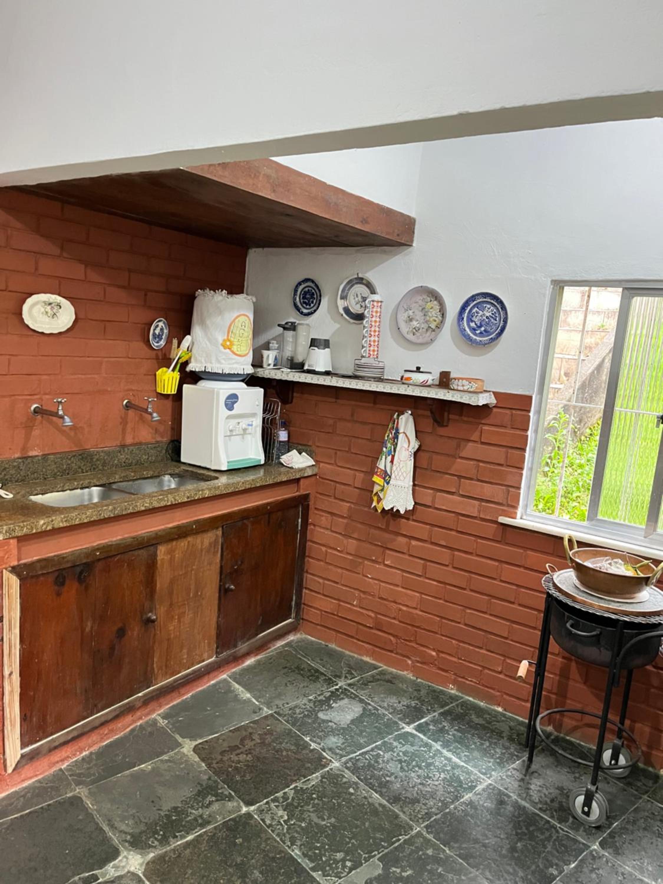 Cantinho da Cissa en Petrópolis — kitchen