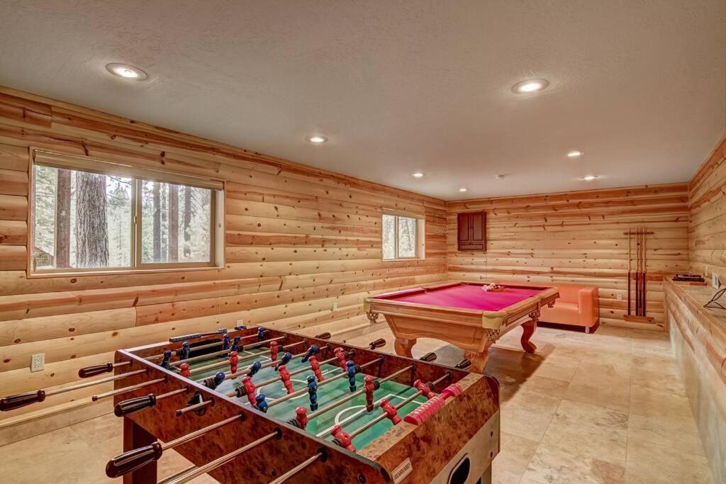 Washoe Wanderlust - Game Rm w Pool Table - Foosball view 2