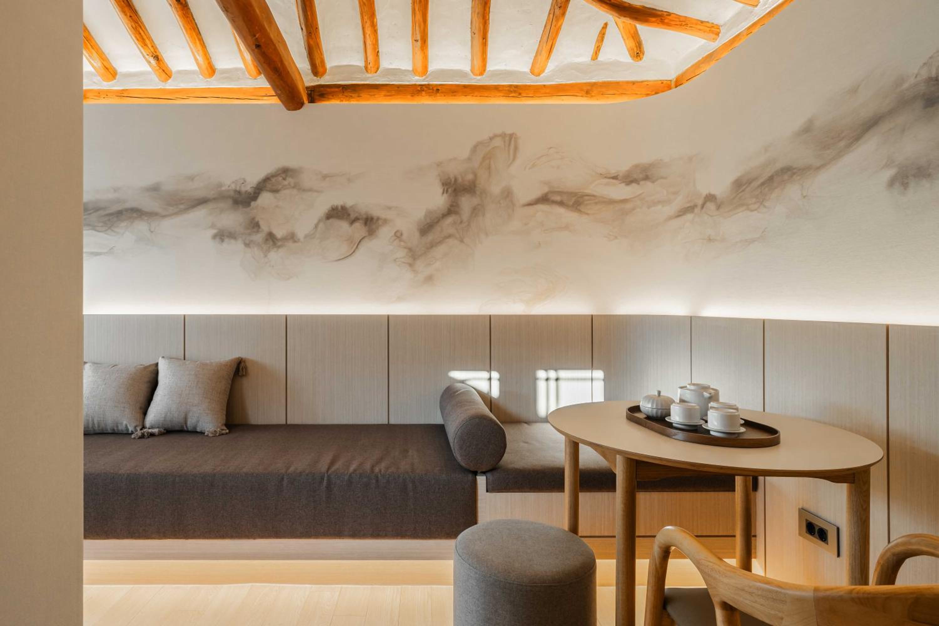 Luxury Hanok Moonlight Hill