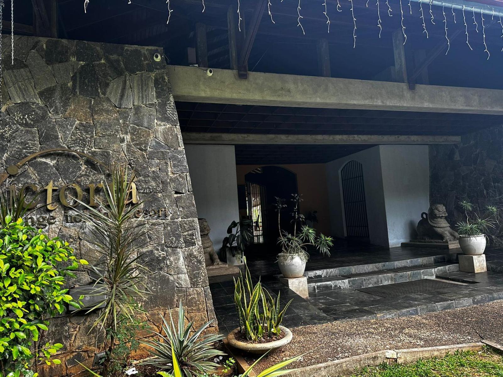 Victoria Suites