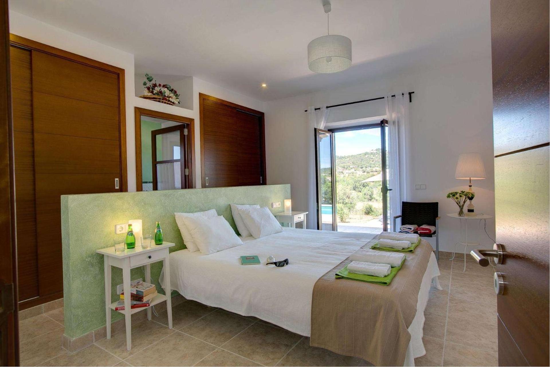 Son Monavi by Vintage Travel