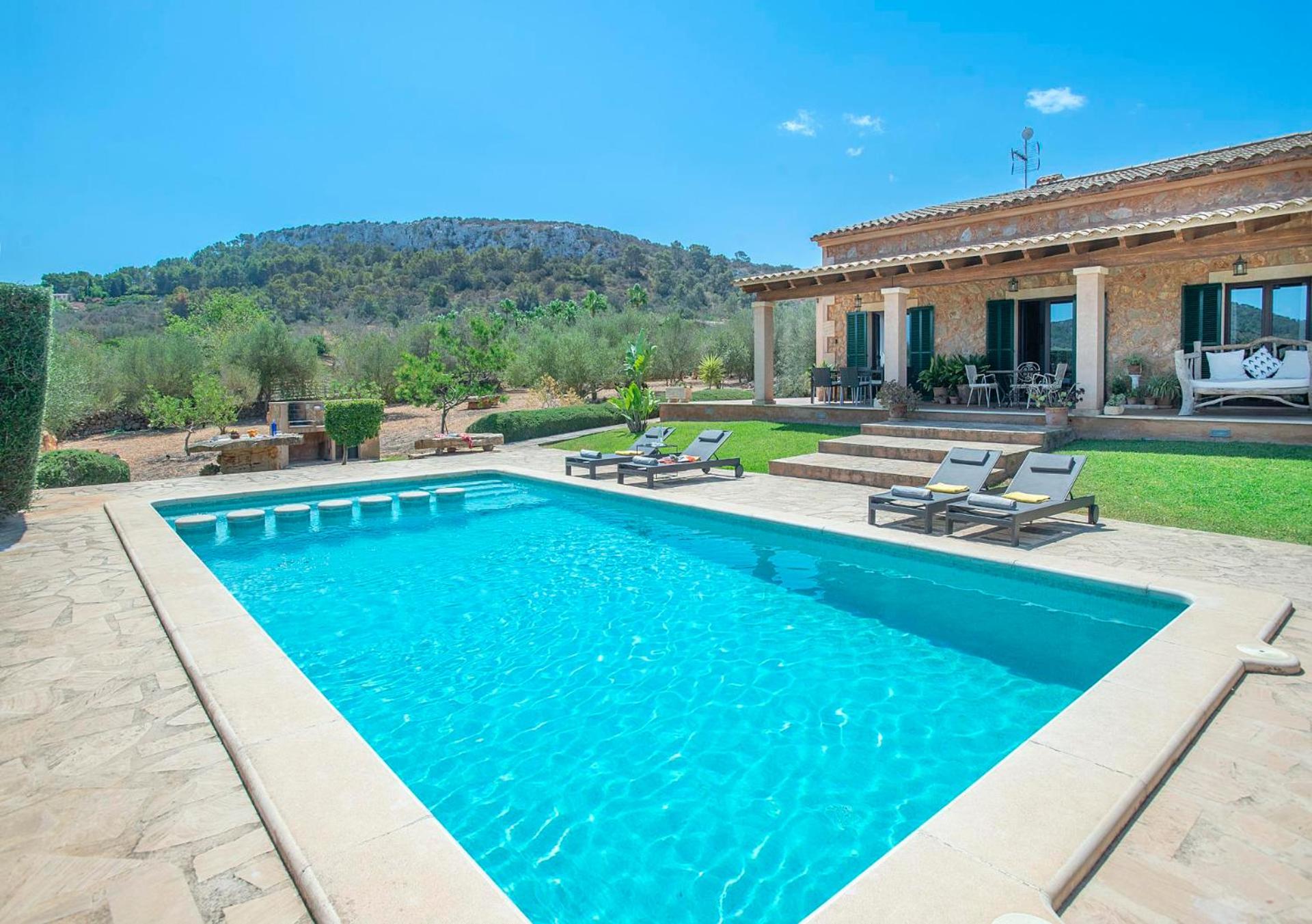 Son Monavi by Vintage Travel