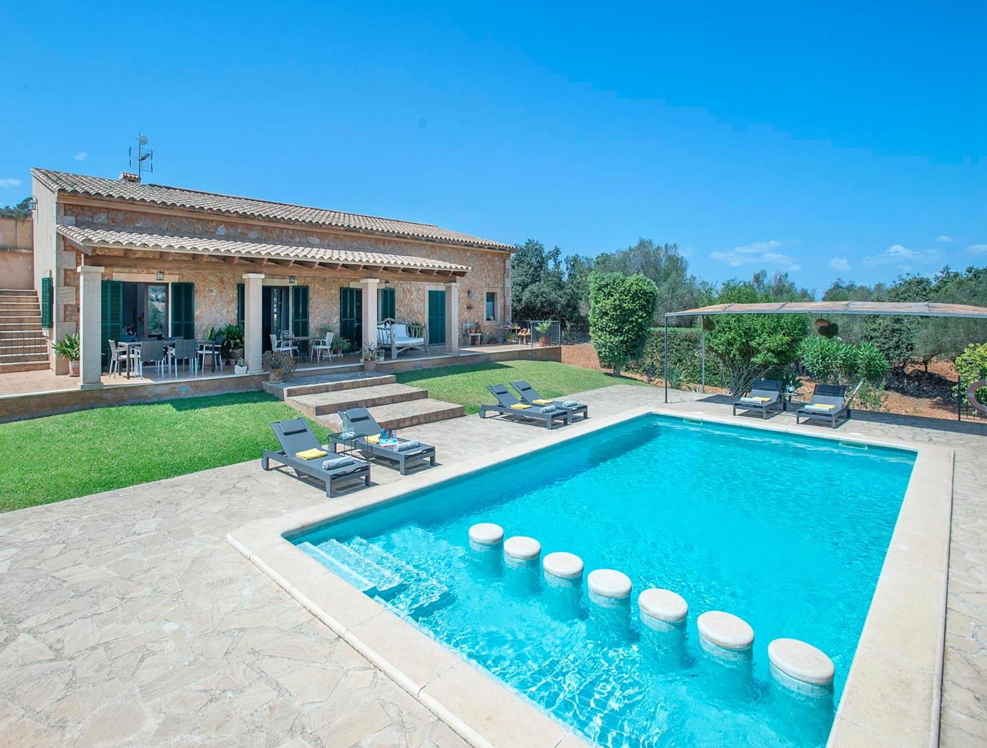 Son Monavi by Vintage Travel