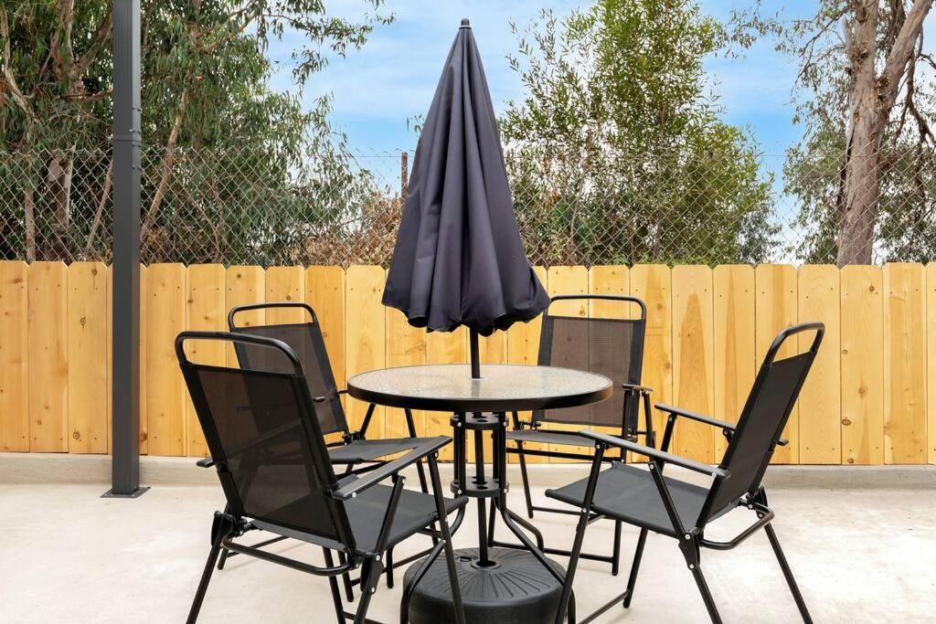 Urban Retreat Fun Relax Self Check-In Hot Tub Foosball Fire Pit Cornhole view 4