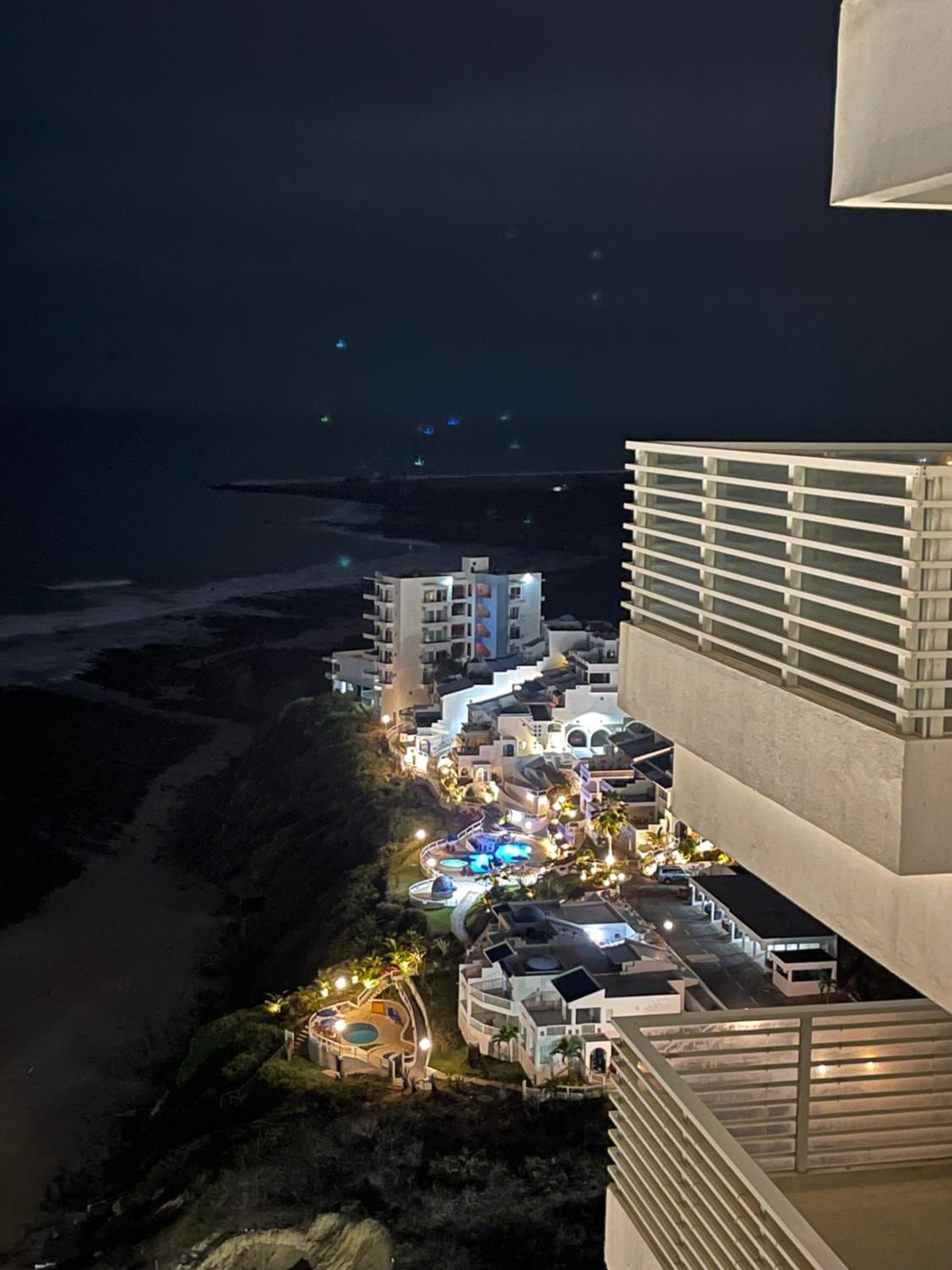 Radiante departamento frente al mar