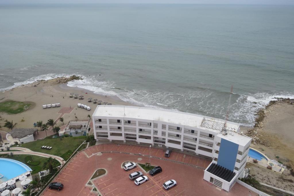 Radiante departamento frente al mar