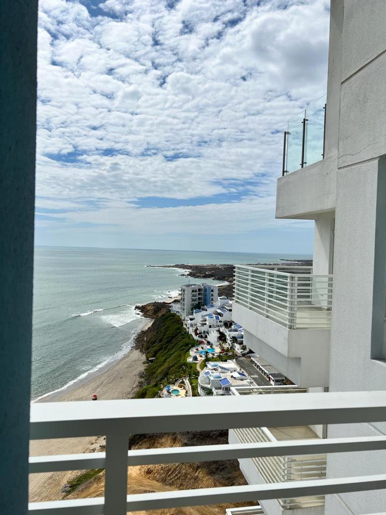 Radiante departamento frente al mar