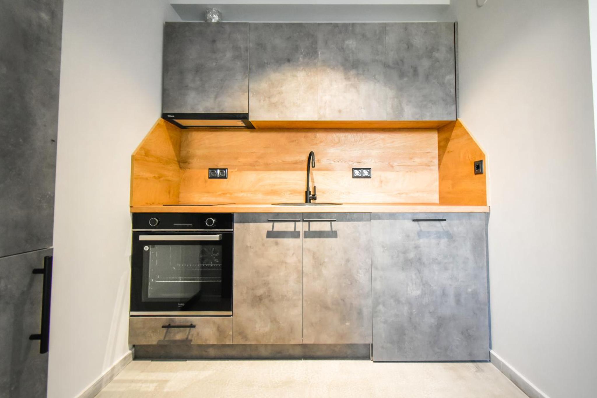 6 Studios 6 Bathrooms 2 Levels Kitchens