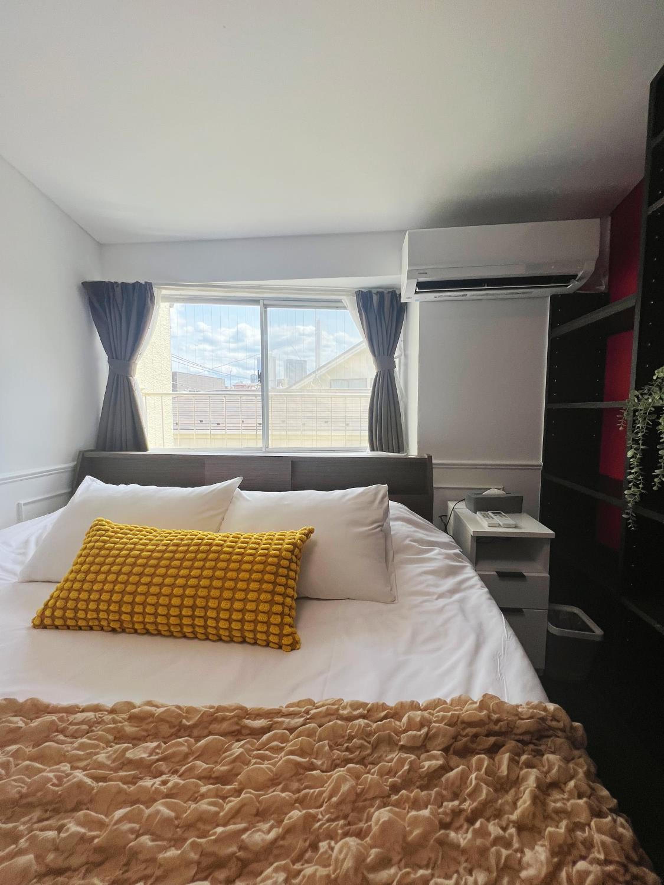 Ikebukuro 1 stop 2 min Designer Entire House 3BR up to 8 guests 3 min to Convenience Store