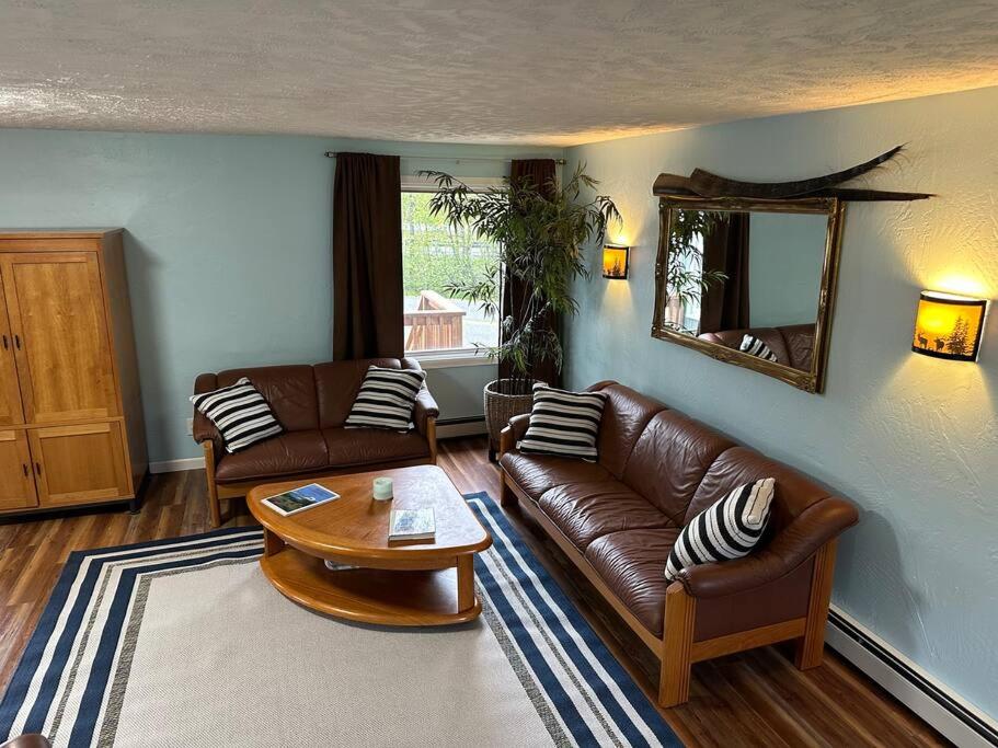 Bear Mountain View 4BR House Only 25 Min outside city Beautiful Mountain View view 2