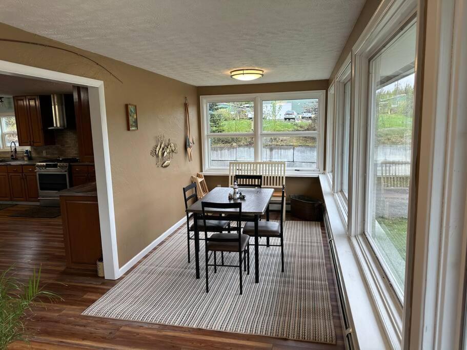 Bear Mountain View 4BR House Only 25 Min outside city Beautiful Mountain View view 5