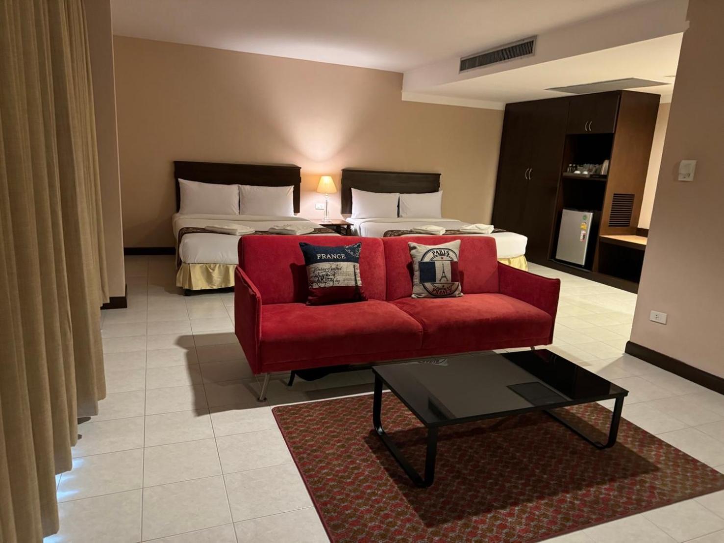 Crown Pattaya Beach Hotel