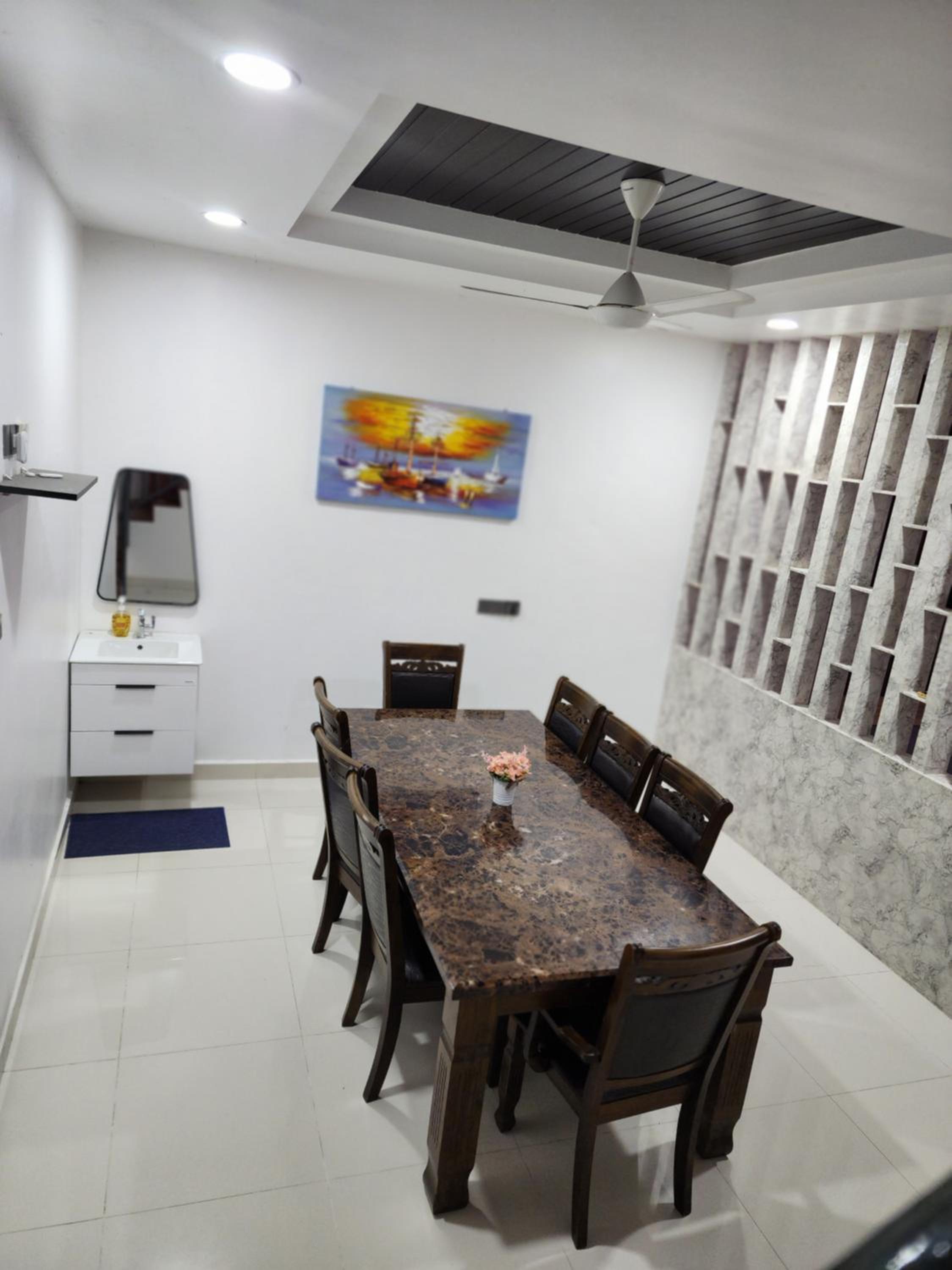 Shakira homestay